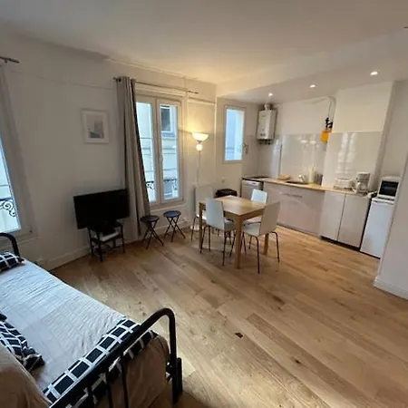 Sacré Coeur Montmartre Et Tour Eiffel, 8 People, Appartement *