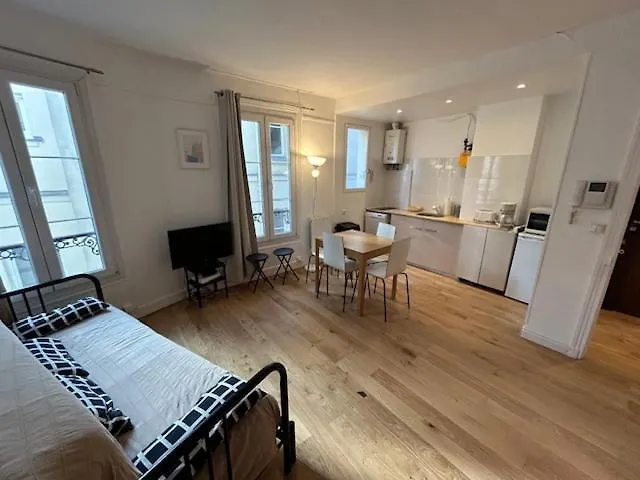 Sacre Coeur Montmartre Et Tour Eiffel, 8 People, Apartman *